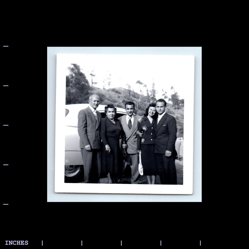 Vintage Square Photo AFFECTIONATE MEN WOMEN CLASSIC CAR