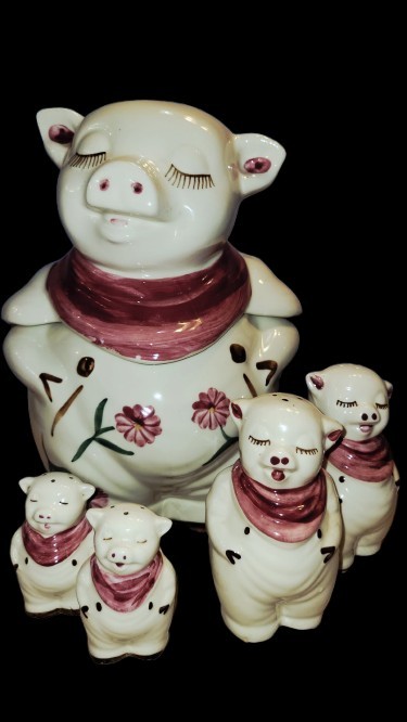 VINTAGE SHAWNEE SMILEY PIG CHRYSANTHEMUM SMILE COOKIE JAR & SHAKERS 1940s