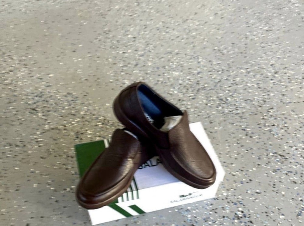 NWOT Vintage Men’s Classic Brown Leather Loafers - Size 10(43)