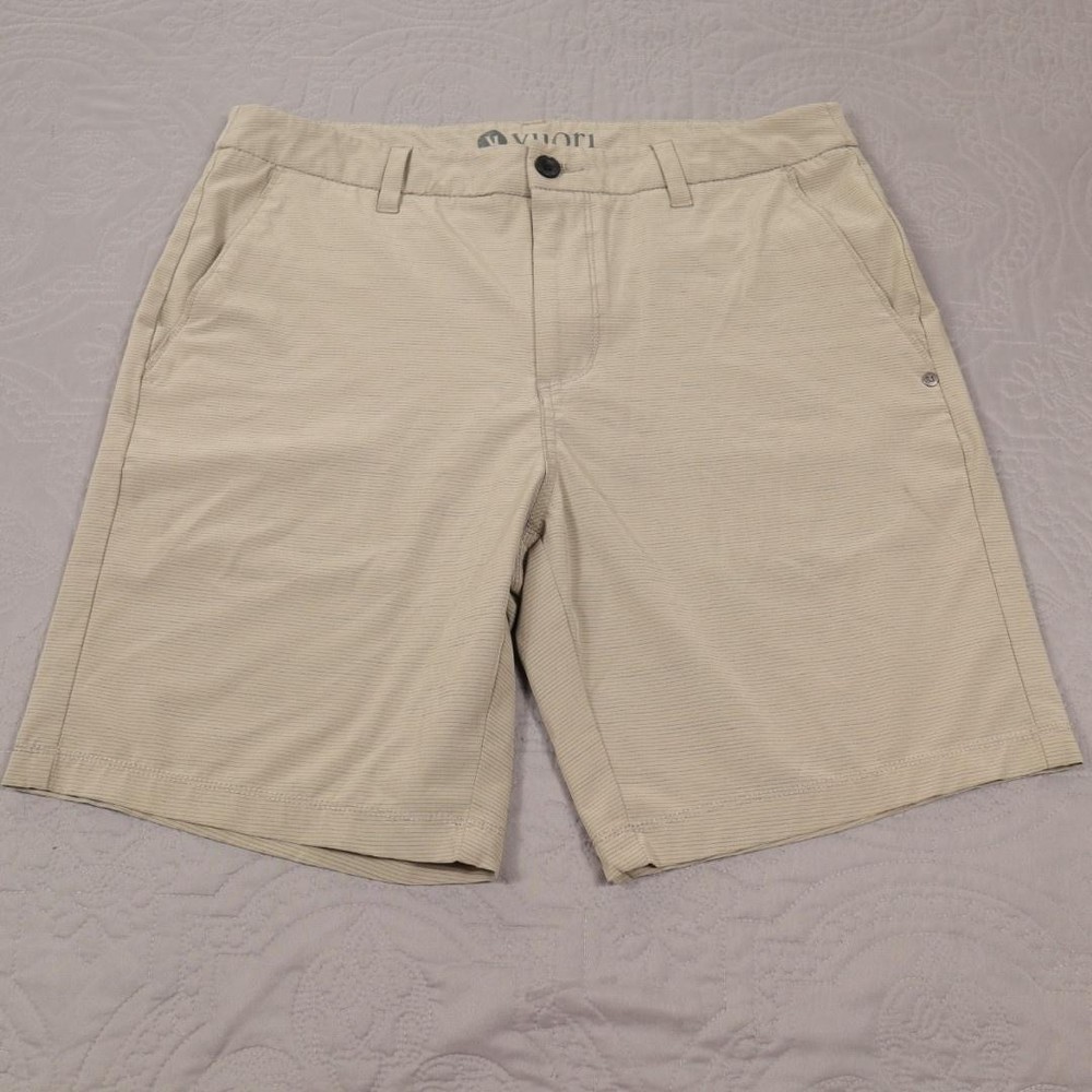 Vuori Pebble Shorts Mens 32 Beige Pinstripe Golf Lightweight Stretch Performance