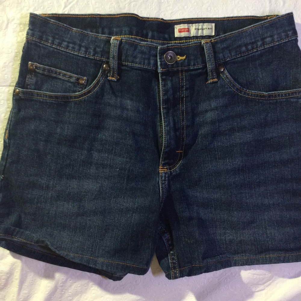 Wrangler Chino Shorts Women Sz 32 Mid-Rise Stretch Denim Casual Pockets Everyday
