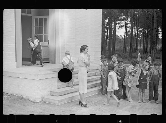 Photo:Irwinville School Georgia Teacher Children 1938 Classroom Outdoor