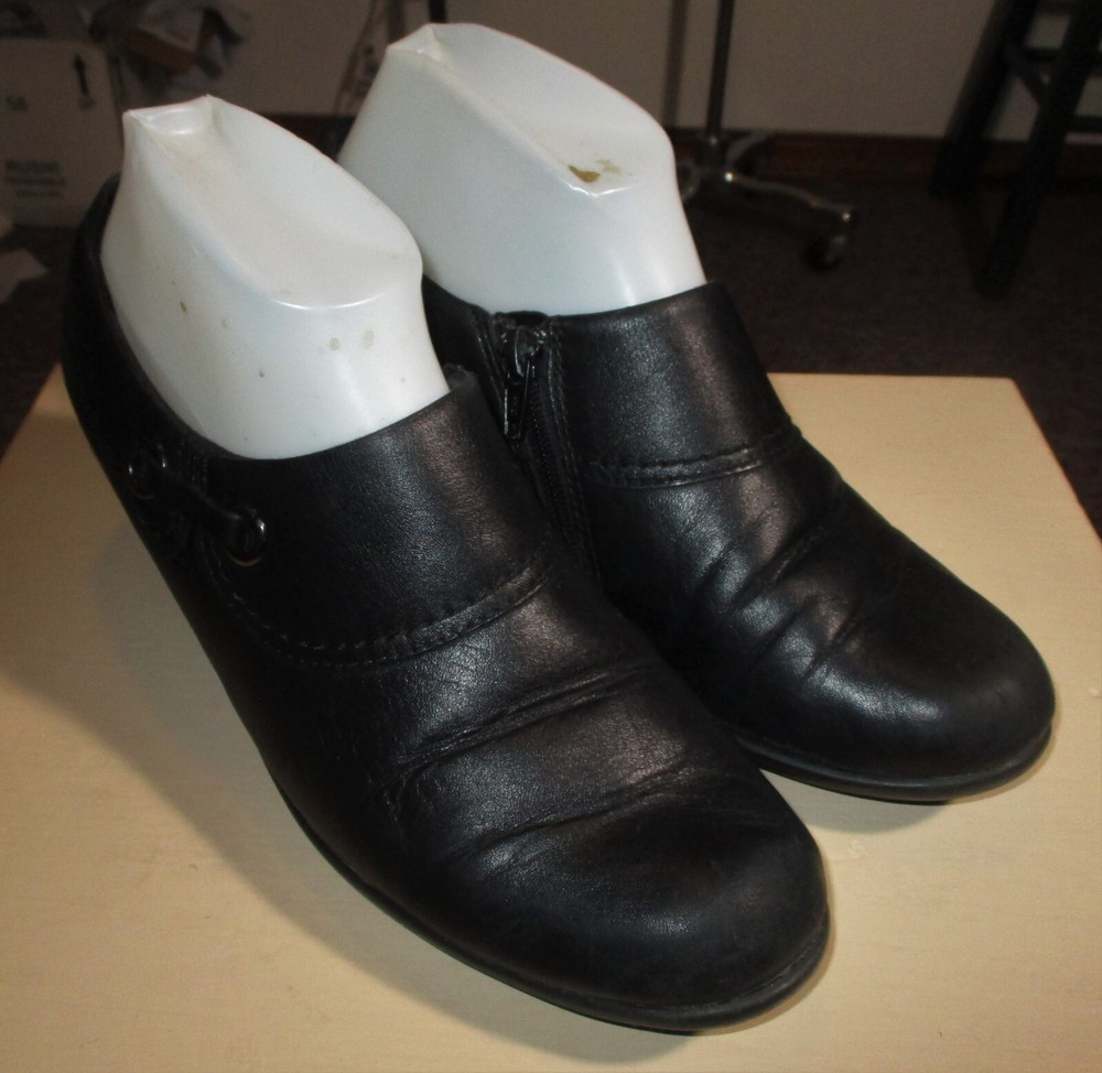CLARKS Black Leather Side Zip Shoes Women's Size 8M