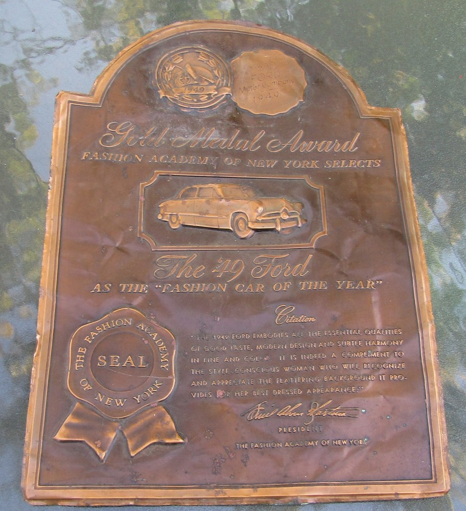1949 The Fashion Academy Of New York FORD Dealership Gold Medal Copper Award wow-image
