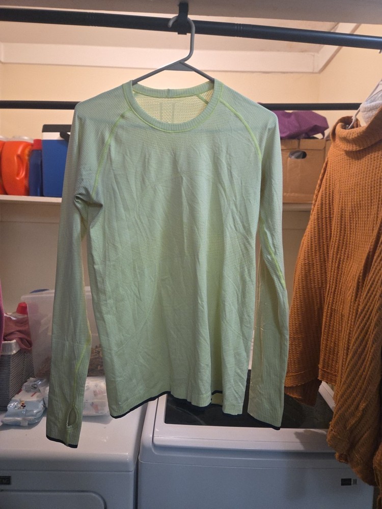 Yelow/green Lululemon Longsleeve Stipes Size 10