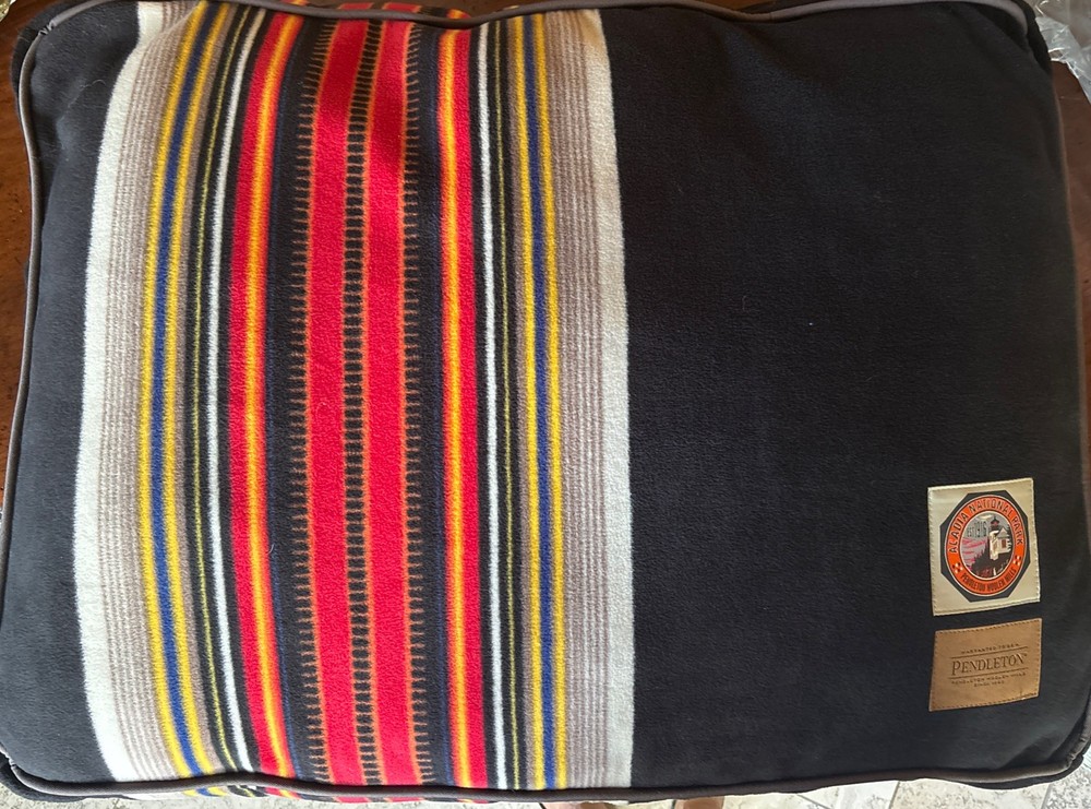 Pendleton Acadia National Park SMALL Napper Dog Bed 28x20 Fleece Striped NWOT-image