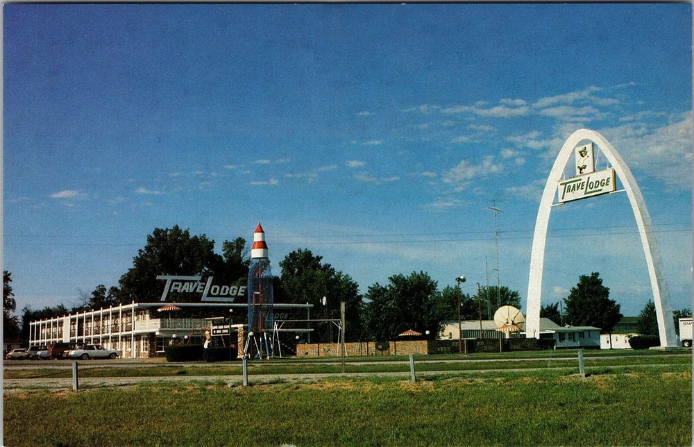 Vandalia IL-Illinois, Travel Lodge, Exterior, Vintage Postcard