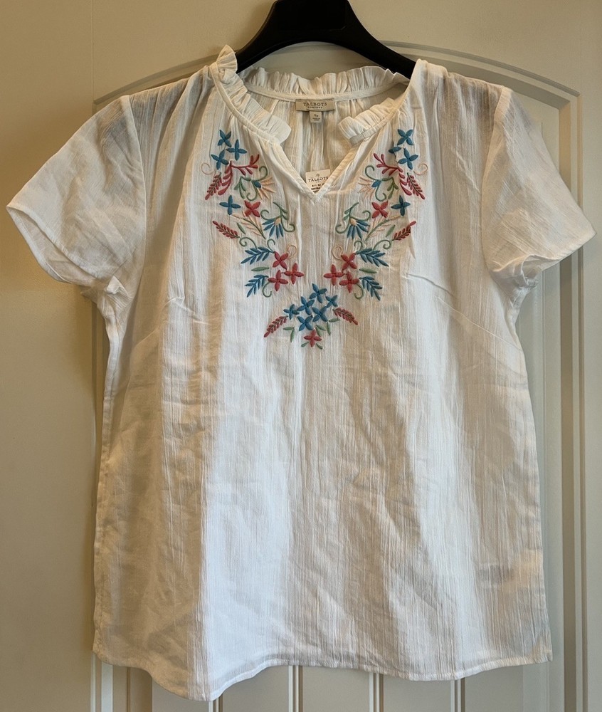 Talbots Size S Petite Floral Embroiderd Short Sleeve White Top NWT