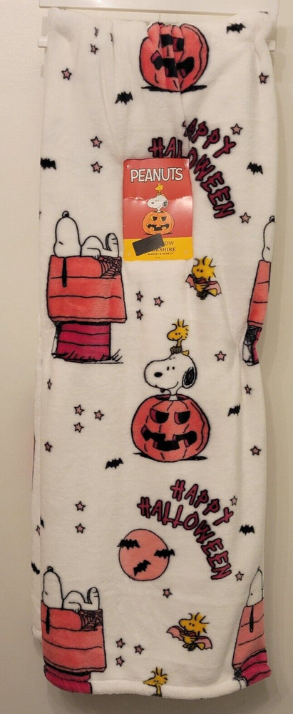 Peanuts Snoopy Happy Halloween Throw Blanket 50