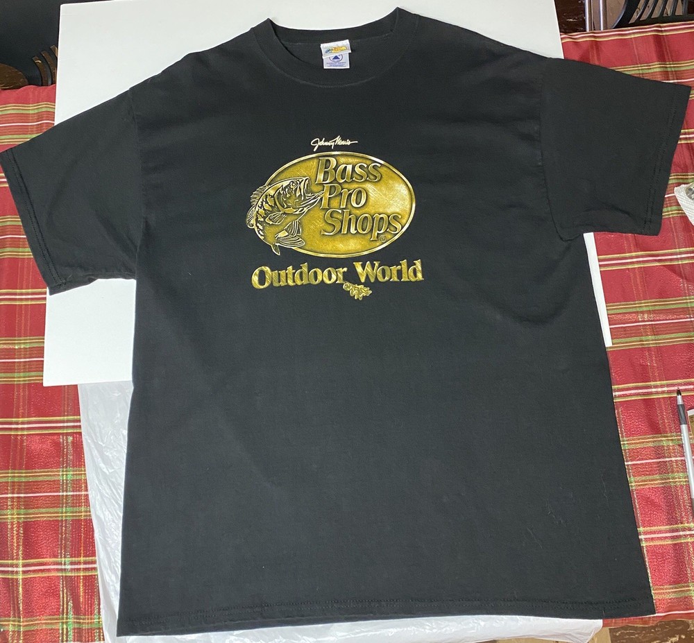 Men’s XL Bass Pro Shops Outdoor World T-shirt