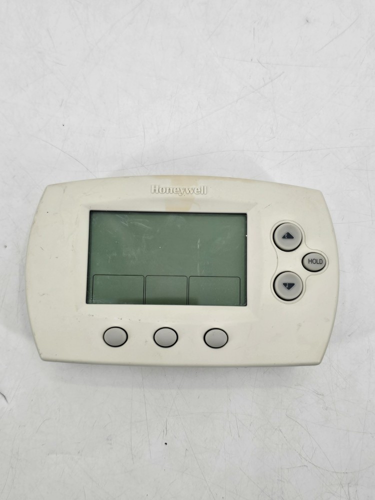 Honeywell FocusPro 6000 TH6110D1021 Programmable Digital Thermostat