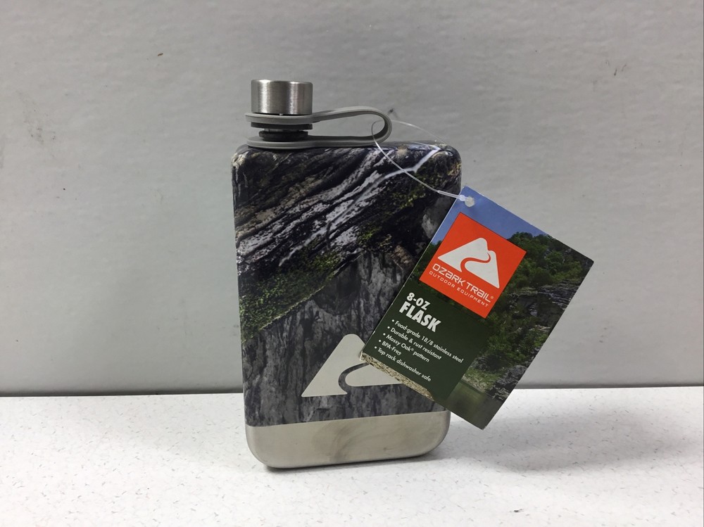 OZARK TRAIL 8 oz MOSSY OAK Whiskey FLASK Canteen Hunting Fishing Liquor Bar Rum