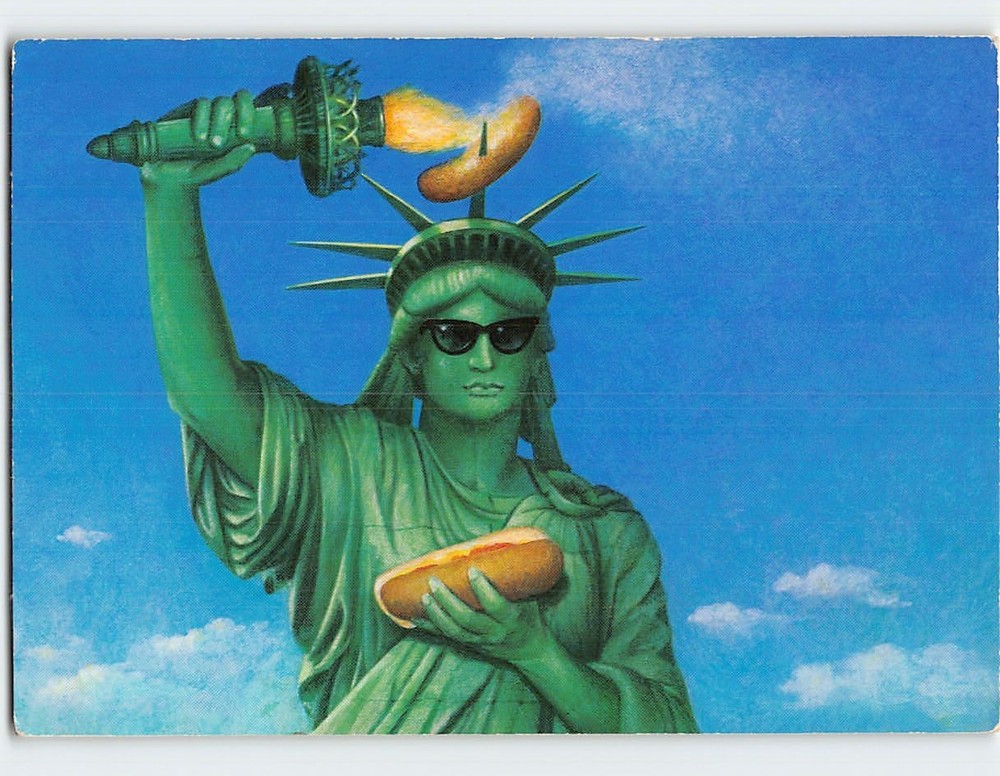Postcard Statue Of Liberty Cooking A Hotdog New York City New York USA