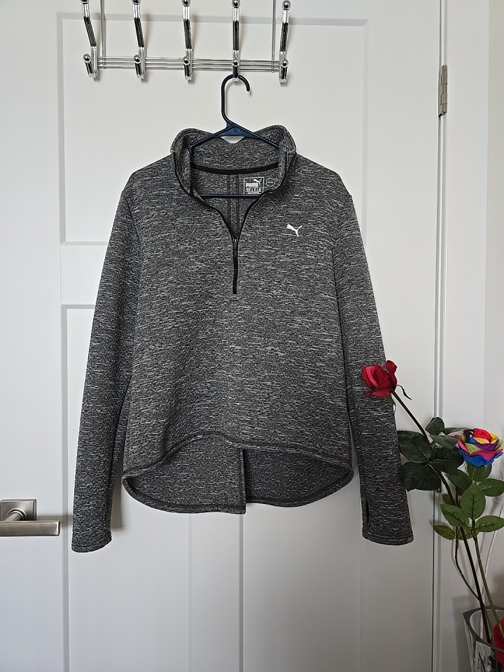 Puma Pullover Jacket Sweatshirt Womens XL quilted gray lightweight thumb holes.