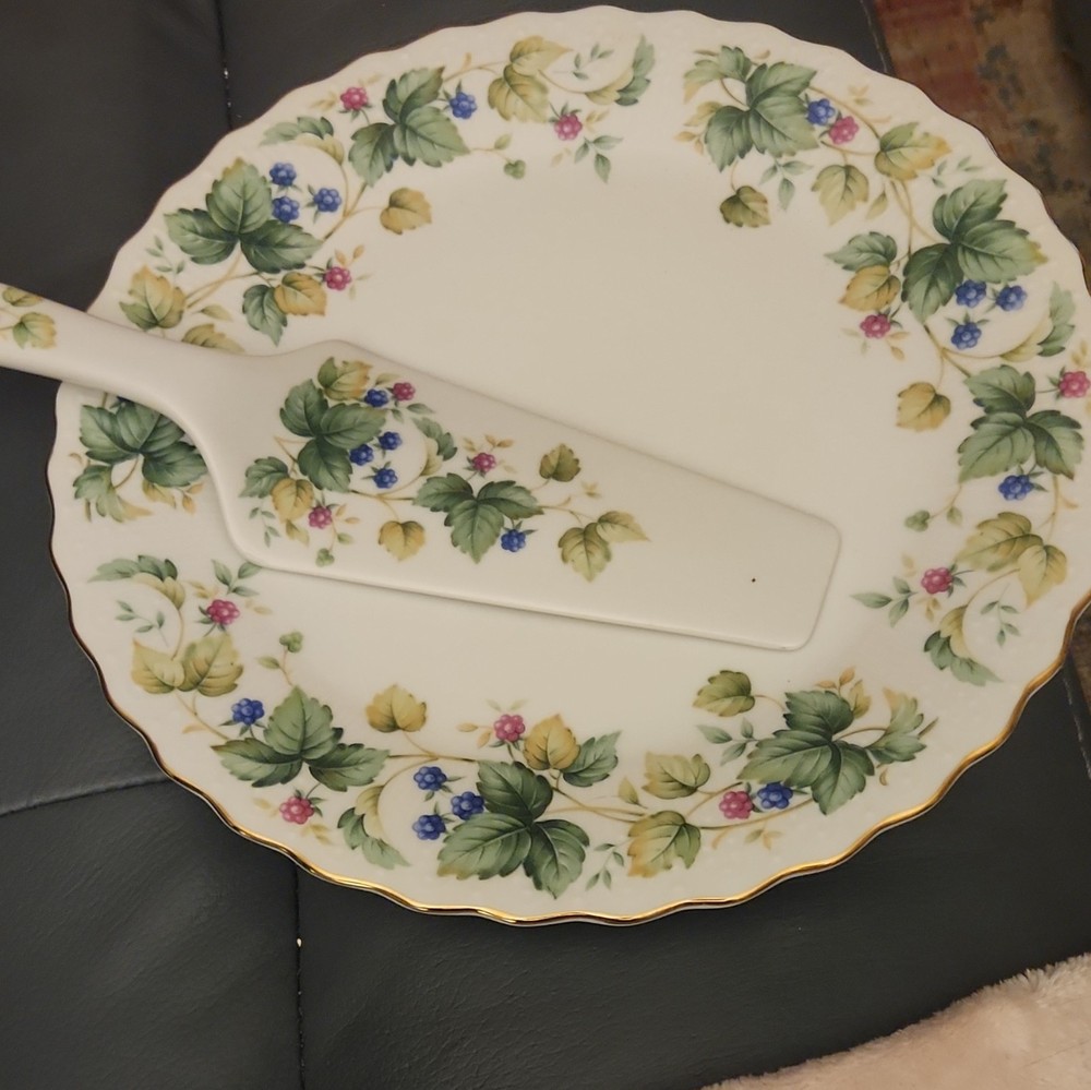 Andrea by Sadek Porcelain Floral Plate & Pie Server Set, Decorative, Multicolor…
