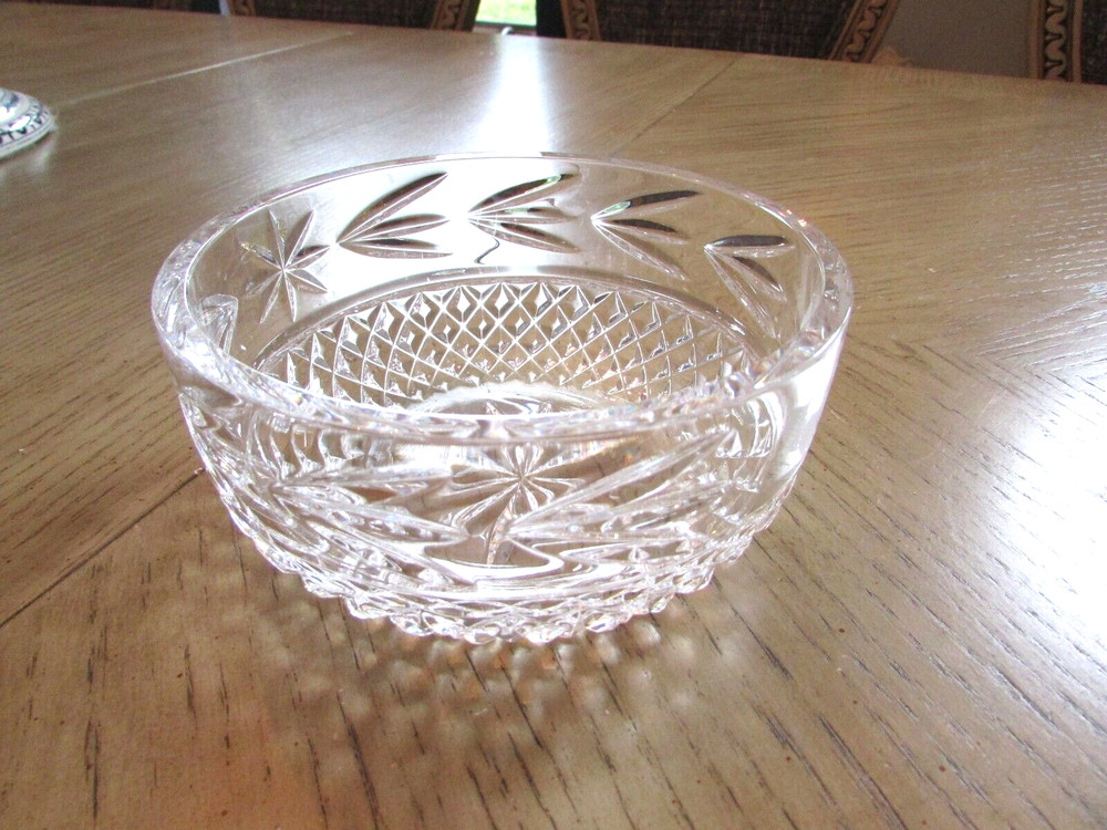 Galway Irish Crystal Bowl Leah Pattern Love & Loyal Irish Symbol 5.75