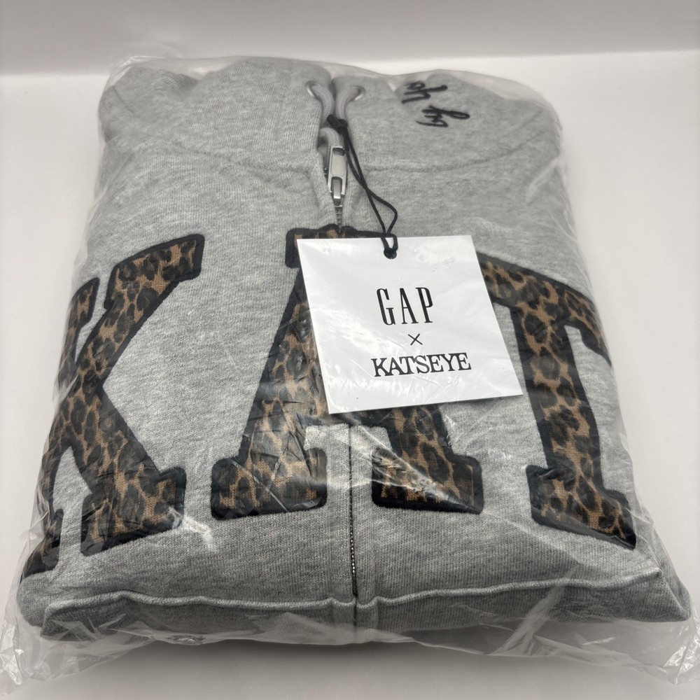 Size S GAP x Katseye Yoonchae Grey Leopard Print Full Zip Up Hoodie NEW IN HAND