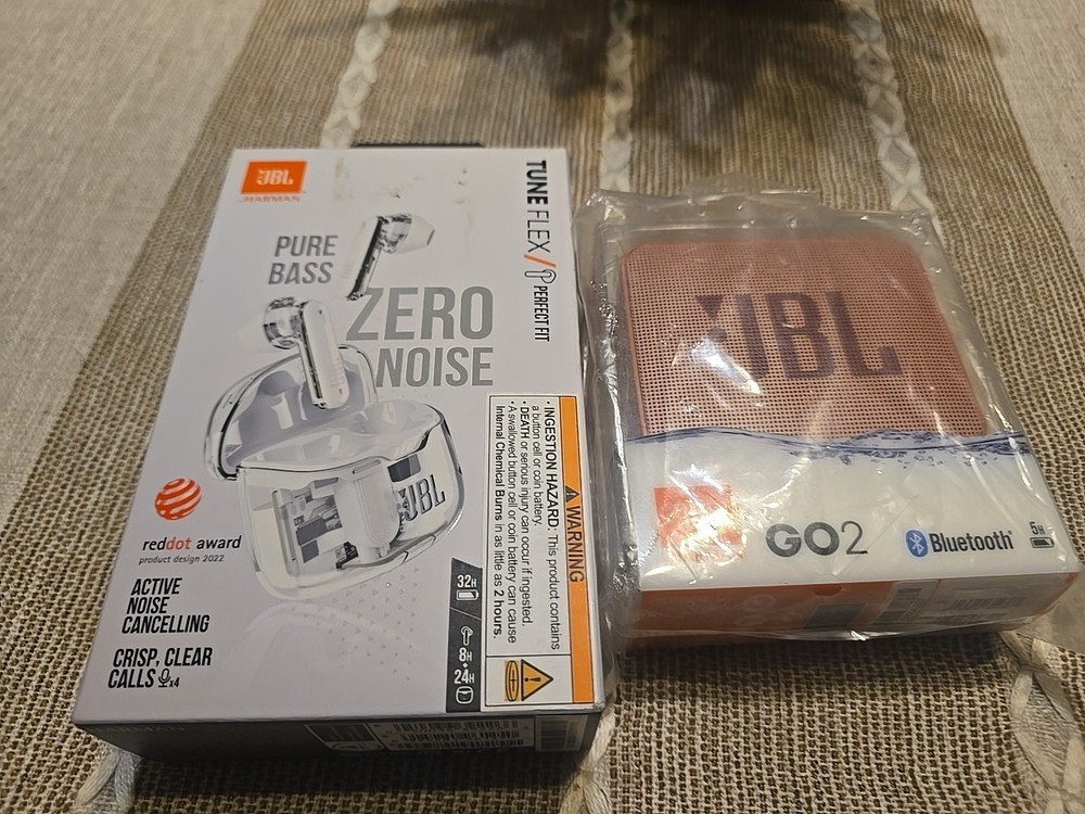 JBL Pure Bass Earbuds with Zero Noise Clear And Jbl Go 2 Lot
