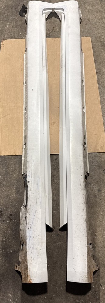 2008-2013 INFINITI G37 SEND LH- RH  SIDE ROCKER PANEL  SKIRT MOLDING OEM.