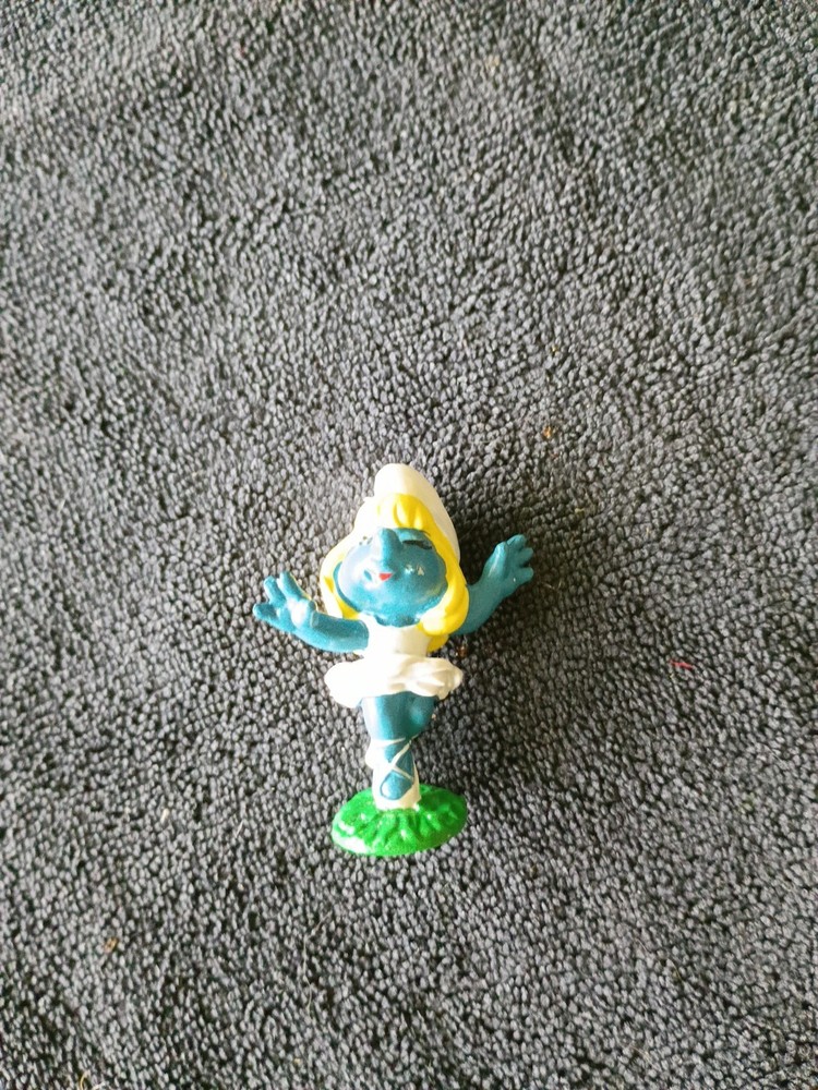 Vintage Smurf Figurine-Ballerina Smurfette, Schleich Peyo 1978 Hong Kong