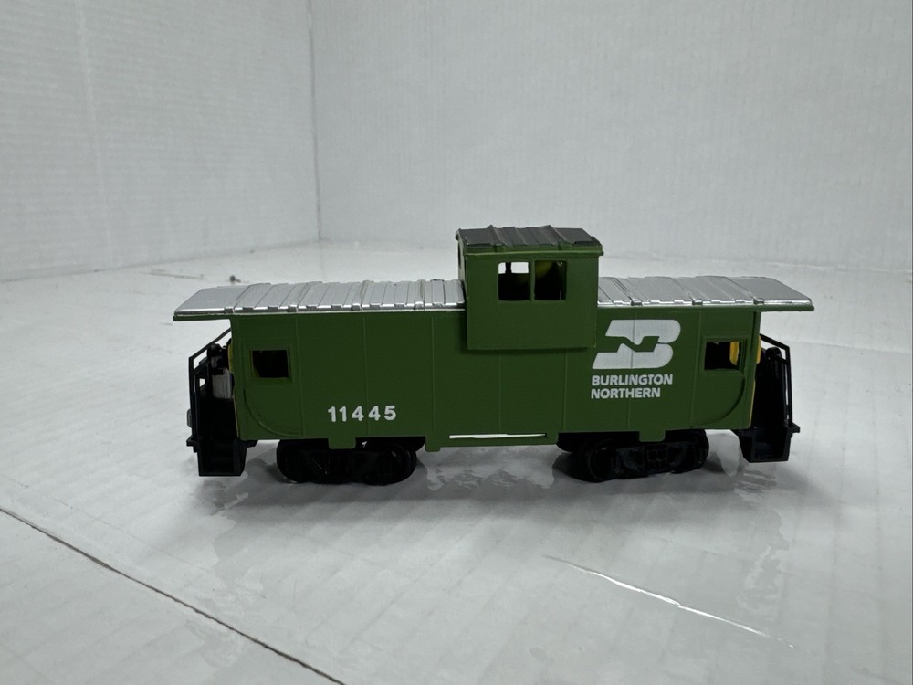 Bachmann Ho Scale Burlington Northern #11445 Caboose For Train Set Layout