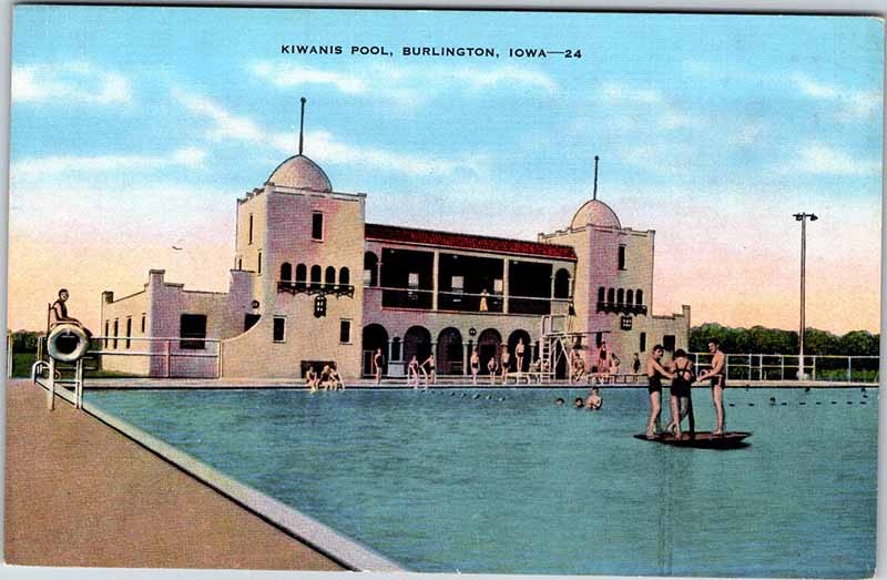 Postcard SWIMMING POOL SCENE Burlington Iowa IA m/09 AK4191