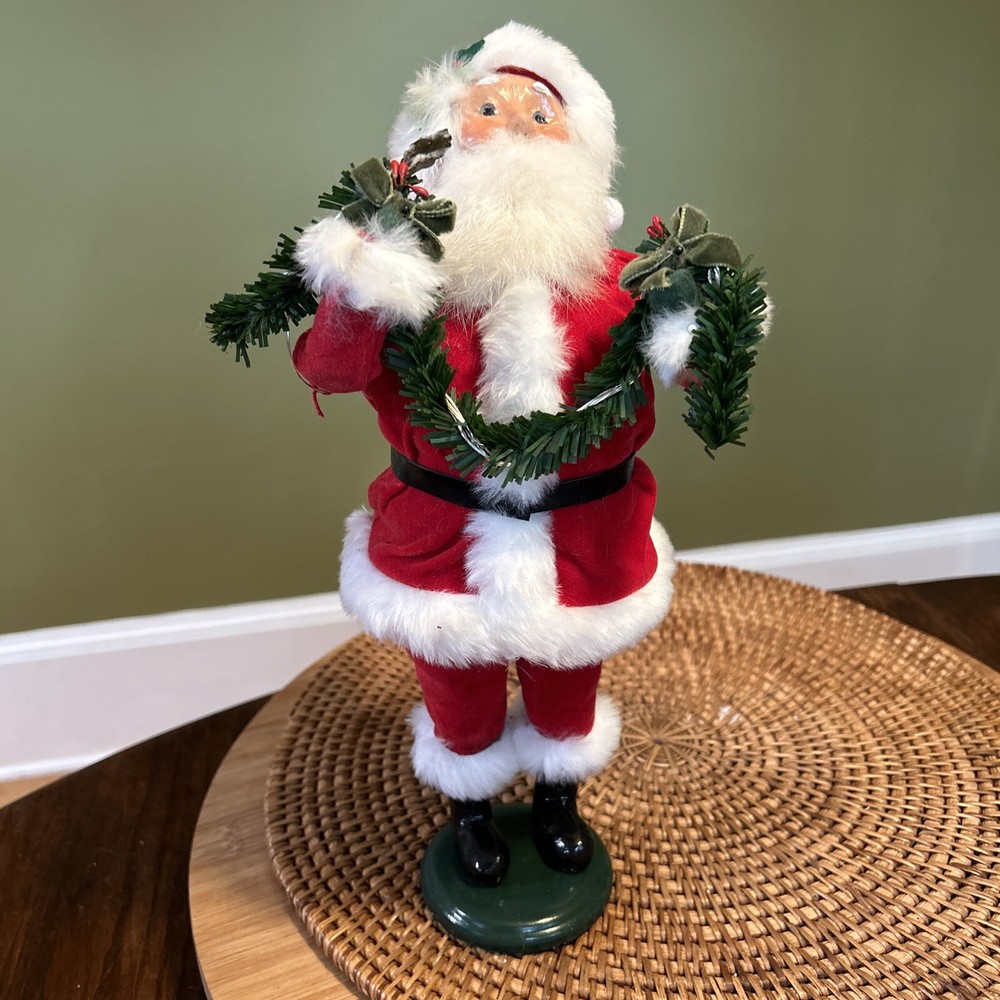 2017 Byers Choice Caroler  Red Velvet Santa 