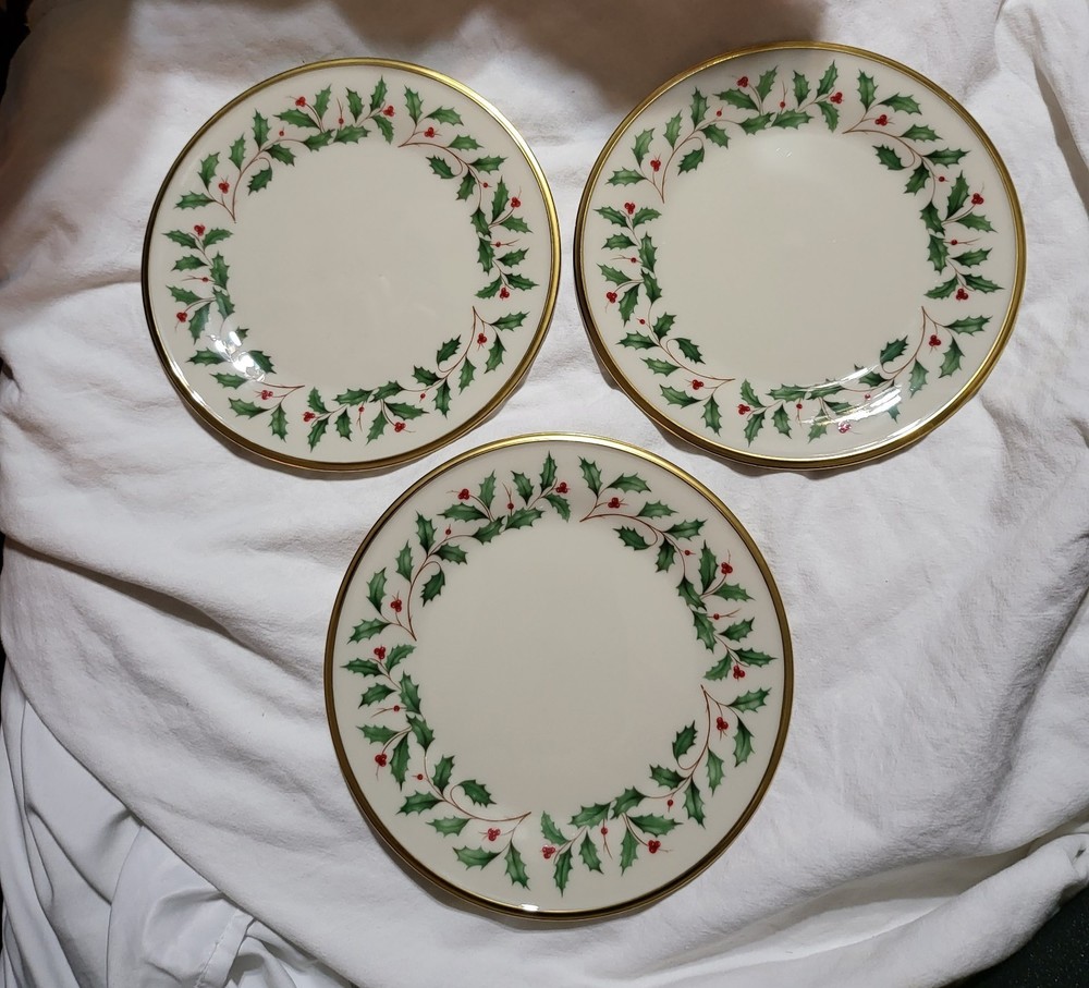 LENOX Holiday Salad Plates Set of 3 Holly Berry 8 1/8