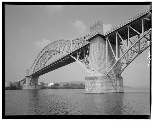 2. 3/4 VIEW OF MAIN SPAN FROM SOUTHEAST. - McKee's Rocks Bridge, Spanning