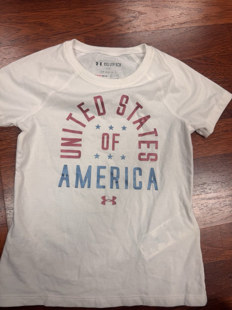 Girl’s Under Armour T Shirt Size Youth Extra Small Loose Fit