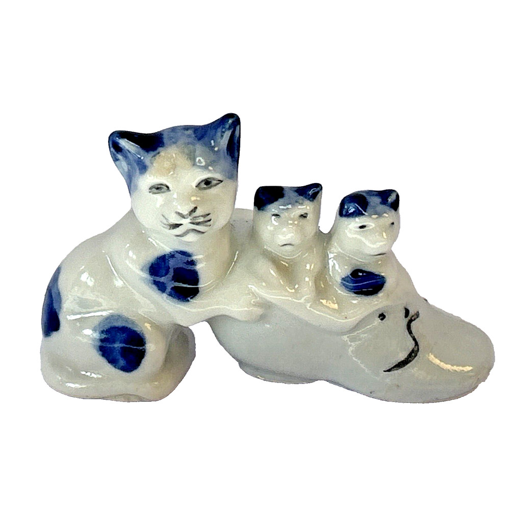 Vintage Blue & White Mom Cat with Kittens in Shoe Figurine Occupied Japan