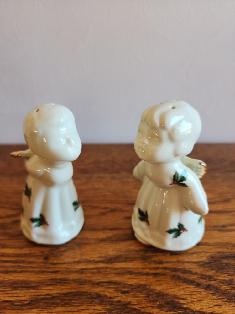 Set of Ceramic Salt & Pepper Shakers Madison& Max At Home Angels Holly Pre-owned