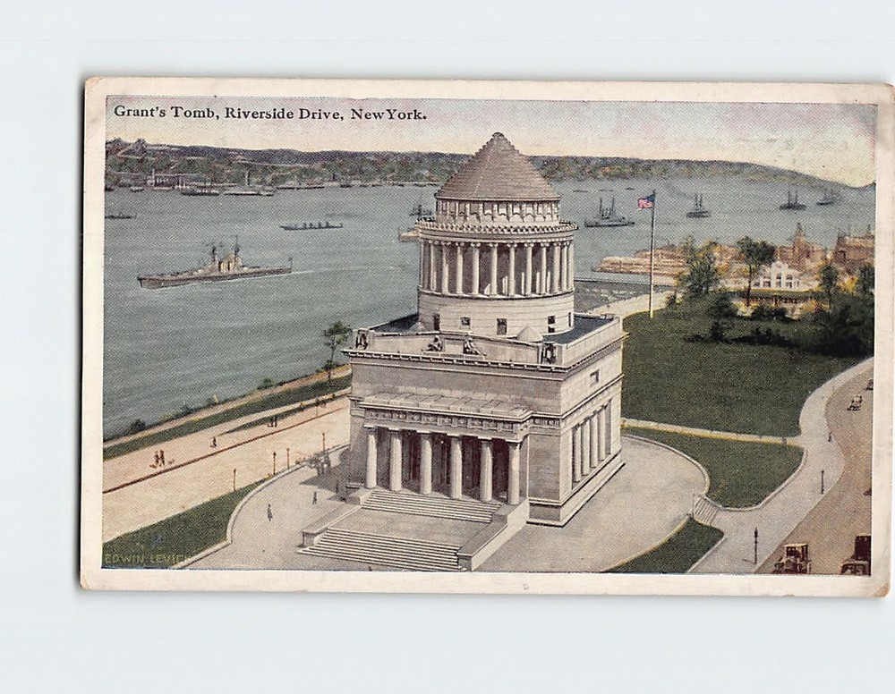 Postcard Grant's Tomb, Riverside Drive, New York City, New York
