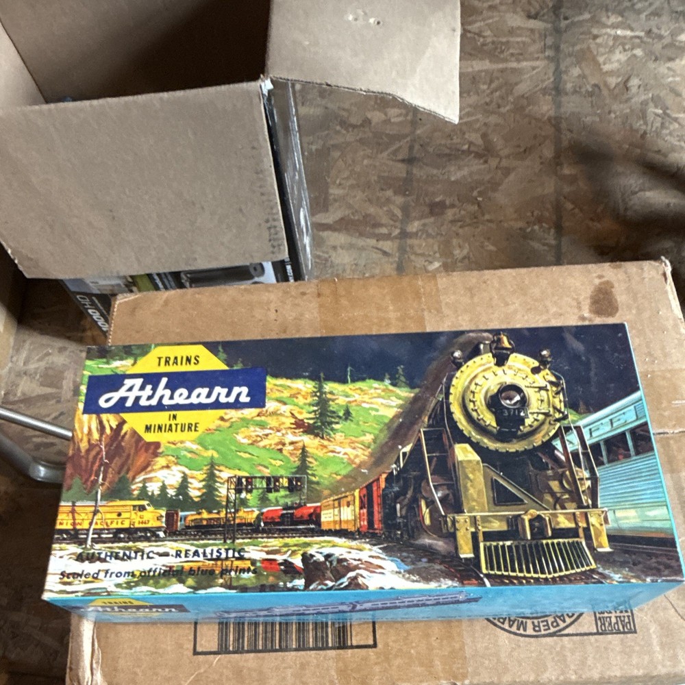 Athearn Ontario Northland HO Box Car Green/White Analog DC MPN 1213