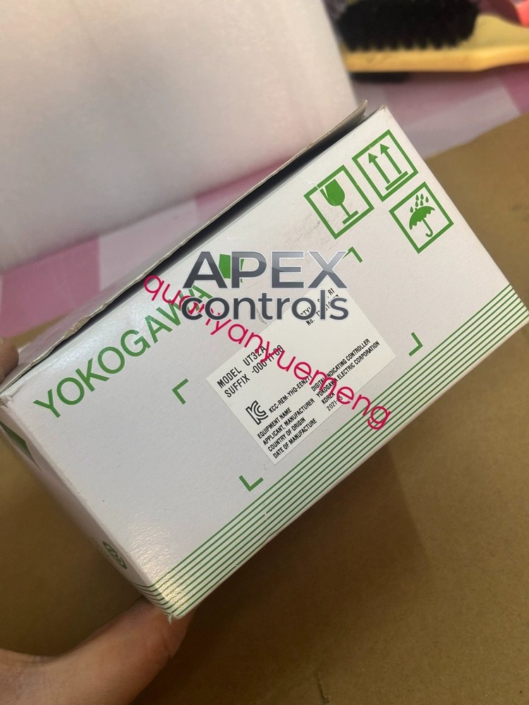 1PC New YOKOGAWA UT32A-000-11-00 Temperature Controller UT32A0001100 Via