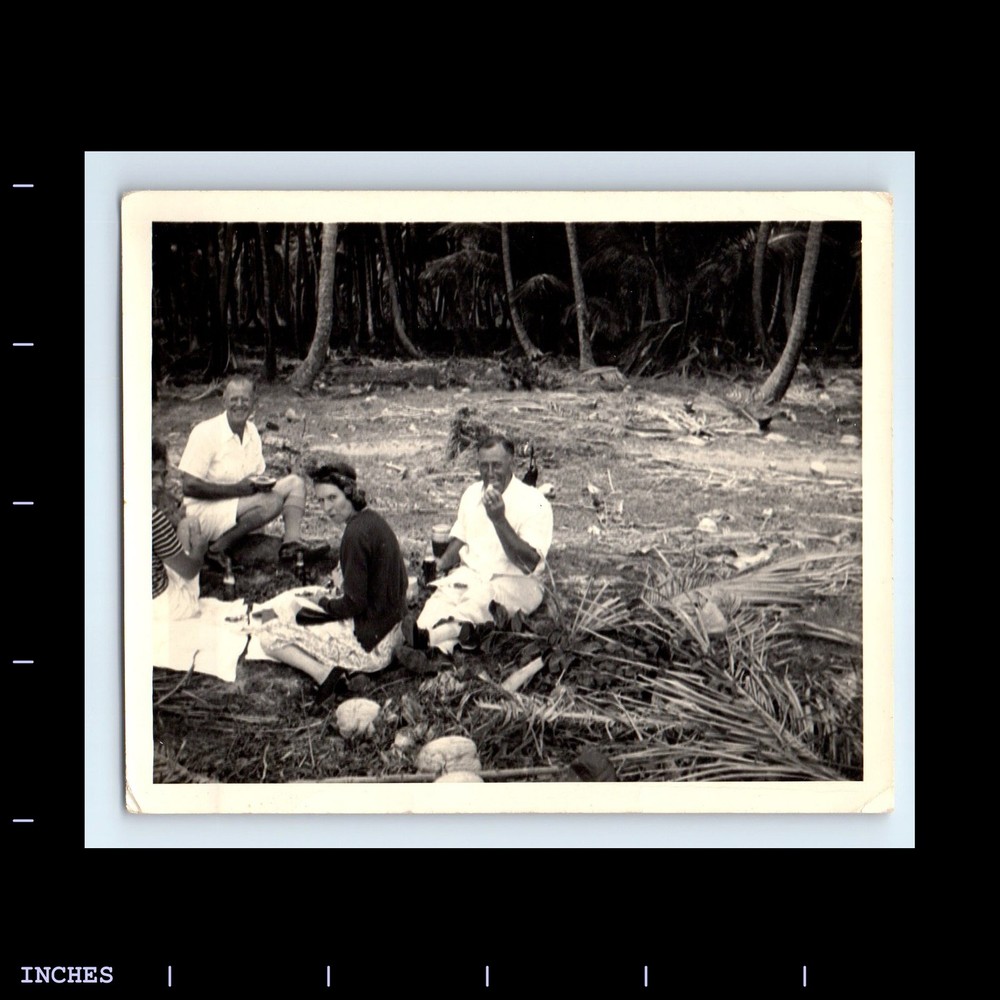 Old Vintage Photo MEN WOMEN PICNIC ON ISLAND