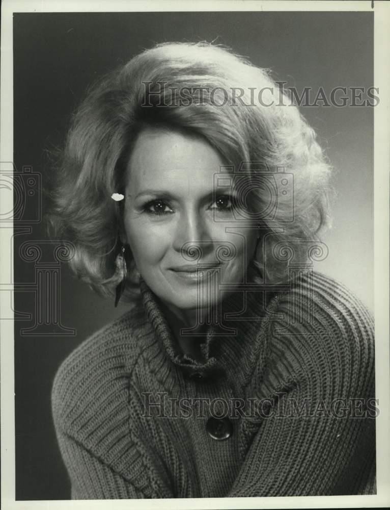 1982 Press Photo Angie Dickinson Stars as Cassie Holland on 