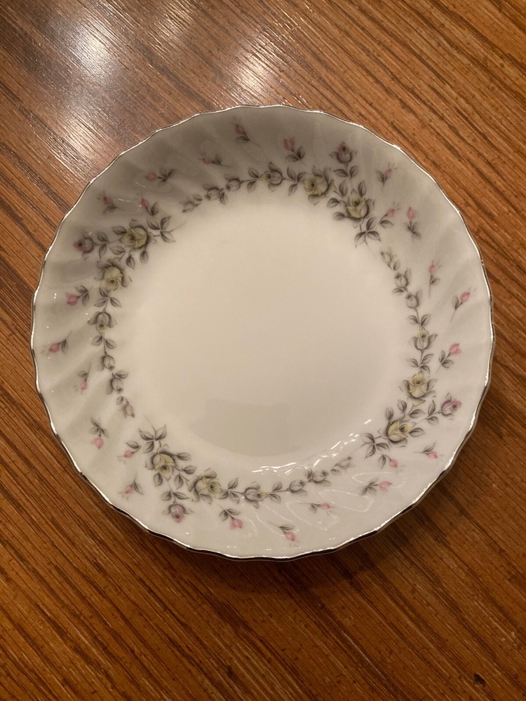 Style House Fine China Picardy Made in Japan Berry Bowl 5.5