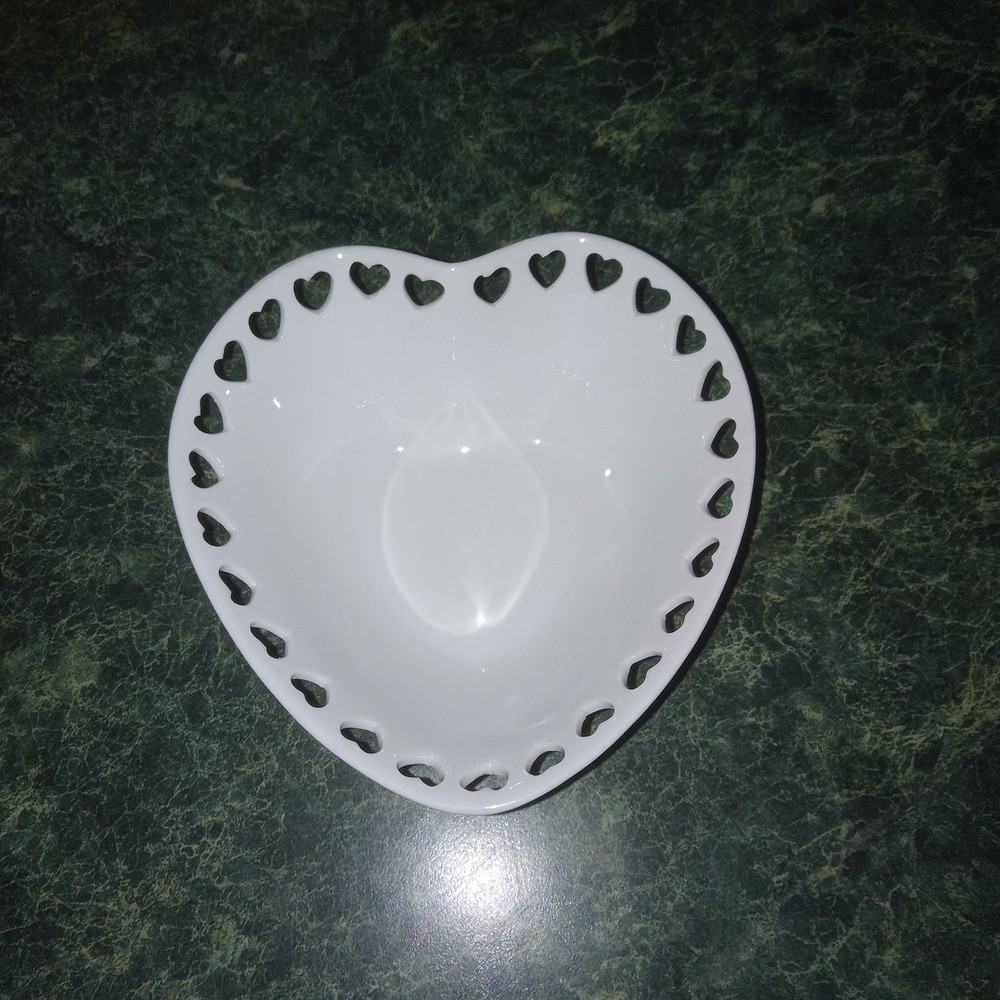 Williams-Sonoma Porcelain Heart Dish Perforated Valentine Candy Trinket...