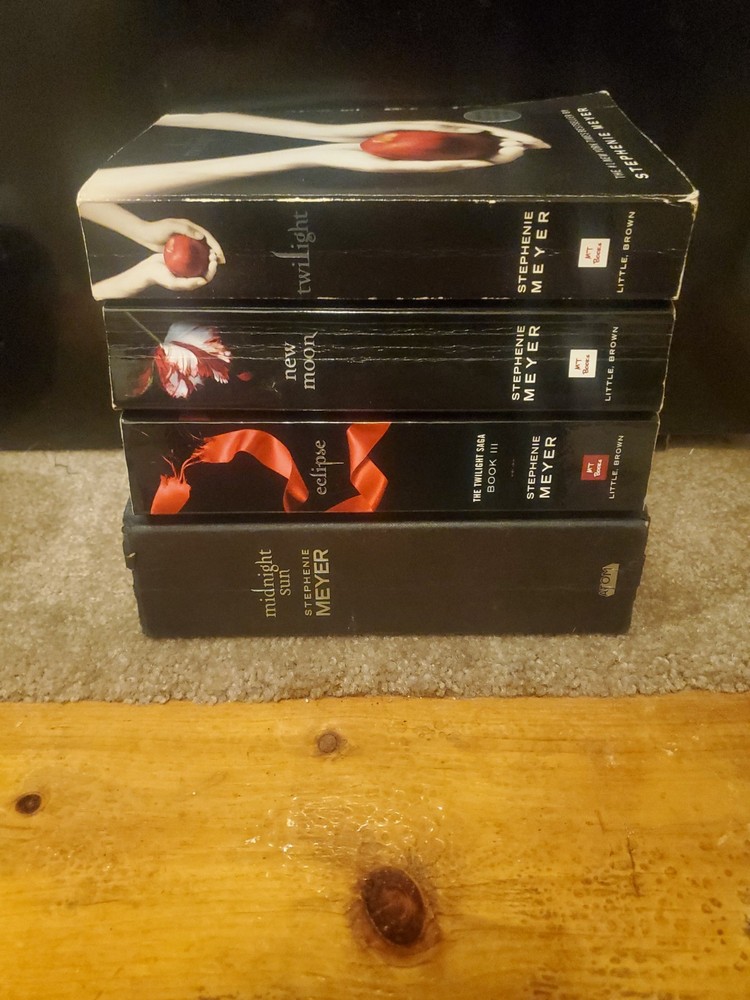 Twilight Saga Book Set 1-4 Stephanie Meyer Paperbacks and Hardcover Book