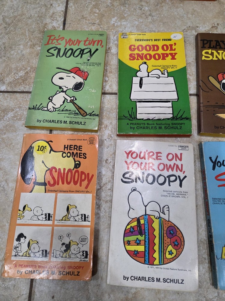 Lot of 10 Vintage Charlie Brown Books - Peanuts Gang Snoopy Books Charles Schulz