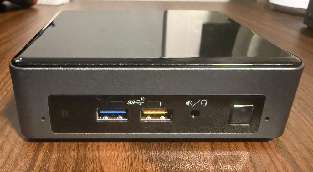 Intel NUC NUC8i3BEK Intel Core i3 8th Gen 8GB Mini PC - NO OS / HDD