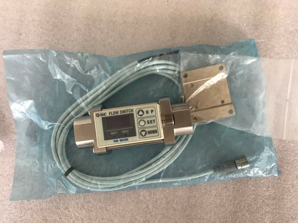 1pc New SMC flow switch solenoid valve PF2W740-04-67 #A6-10
