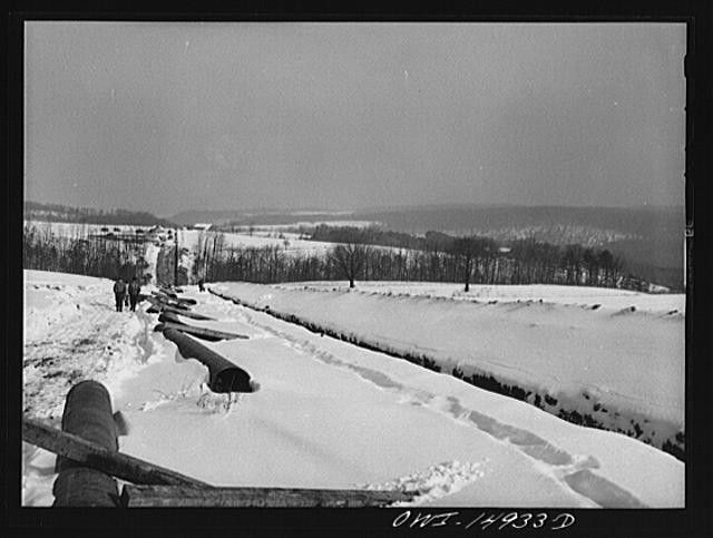 Photo:Pennsylvania Oil Pipeline Emergency War 1910s 24 Inch Section