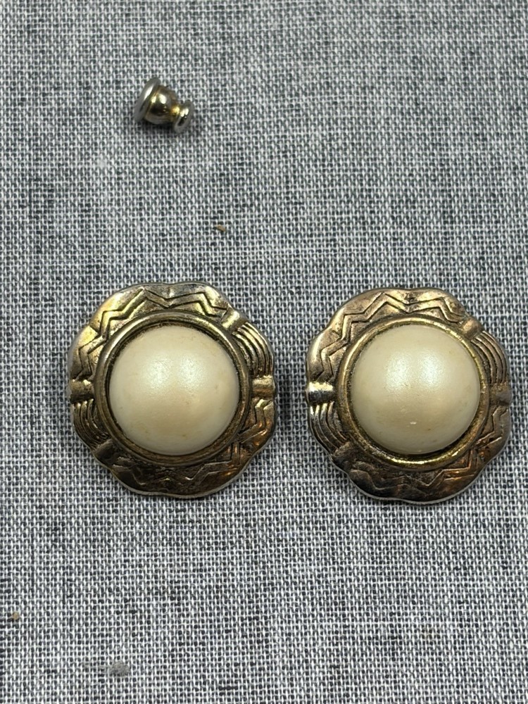 Vtg Gold Tone Reticulated Faux Pearl Round Earrings Art Deco