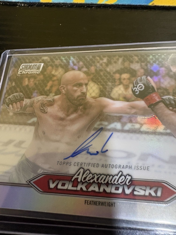 2025 Topps stadium Club UFC Alexander Volkanovski Chrome Auto