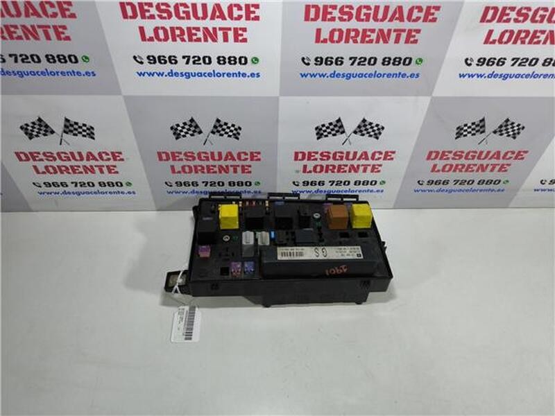 743381 fuse box Opel Astra H Berlina 1.6 Cosmo 2006 251720