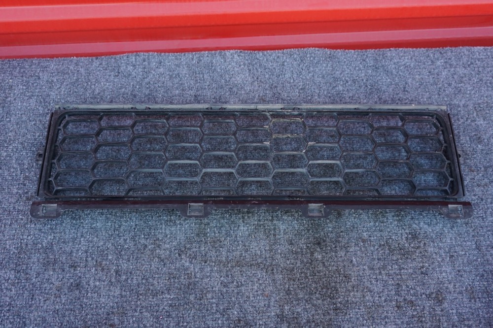 2015-2018 JEEP RENEGADE FRONT BUMPER COVER LOWER RADIATOR GRILLE OEM