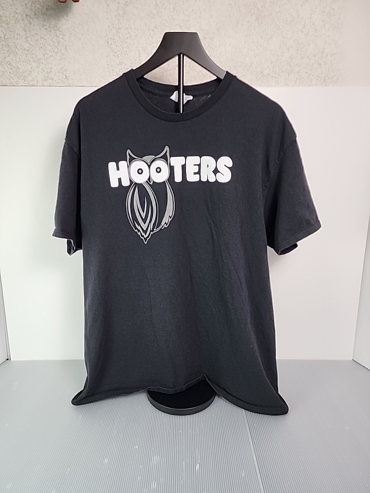 Vintage Hooters Shirt, Black, Size XL, Delta Pro Weight Tag