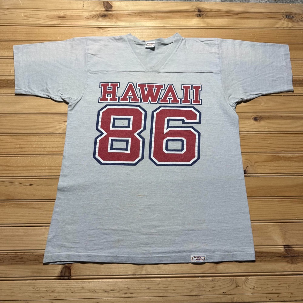 Vintage 80s Crazy Shirts Hawaii Varsity #86 V-Neck Sports Graphic T-Shirt Medium
